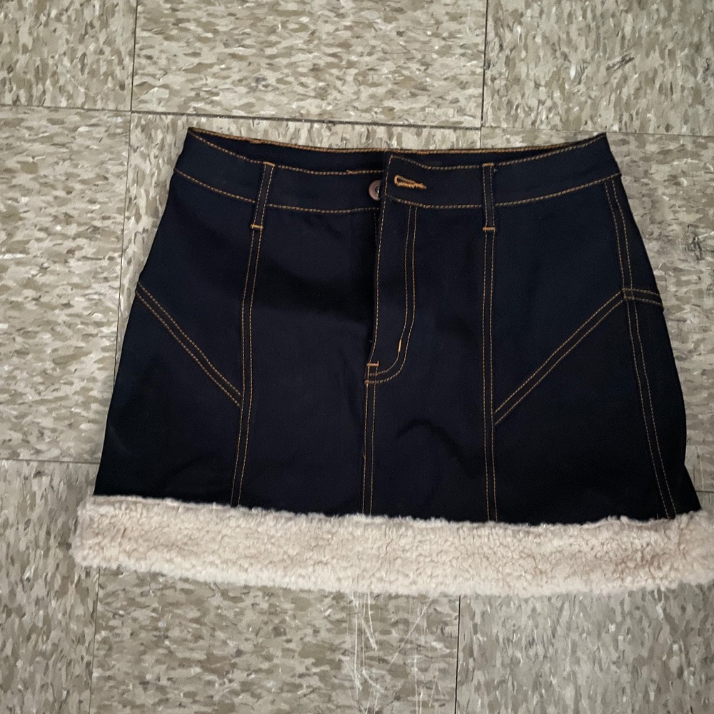 Poster girl Sold out mini denim skirt